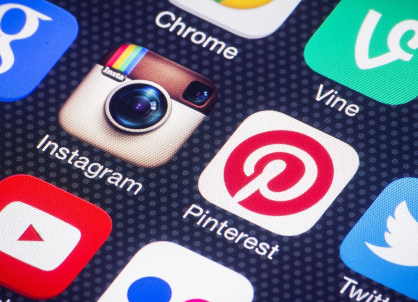 Social Media Apps - Instagram, Pinterest, Twitter, Youtube, social media marketing world, benefits of social media marketing, introduction to social media marketing